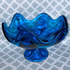 Viking Glass Epic Line 6 Petal Footed Fruit Bowl